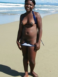 Sexy Pretty Nigger Ladies Ebony Upskirt