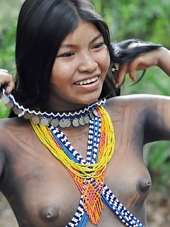 Sexy Pretty African Goddess Ebony Teen Fingering